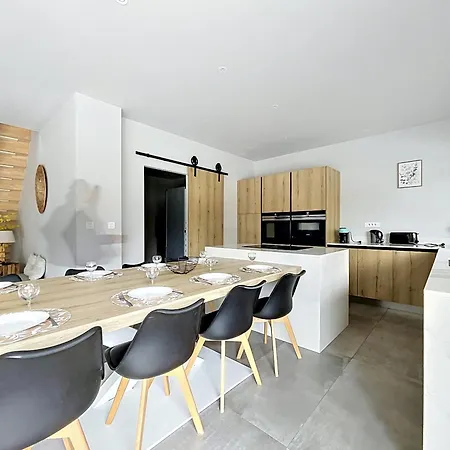 4097 - Contemporaine Avec Piscine *